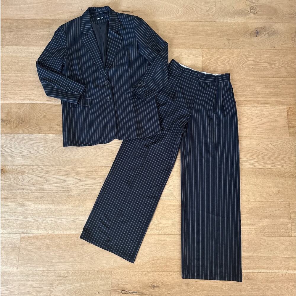 Jagger and Stone Suit Set Trousers & Blazer Pinstripe Size 6 Black White